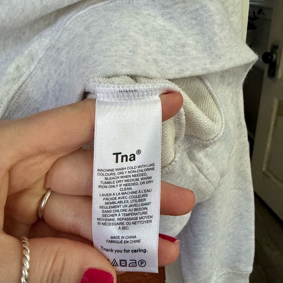 Artizia TNA Airy  Fleece Cropped Pullover Sweater Grey Size Medium Loungewear - Picture 3 of 4